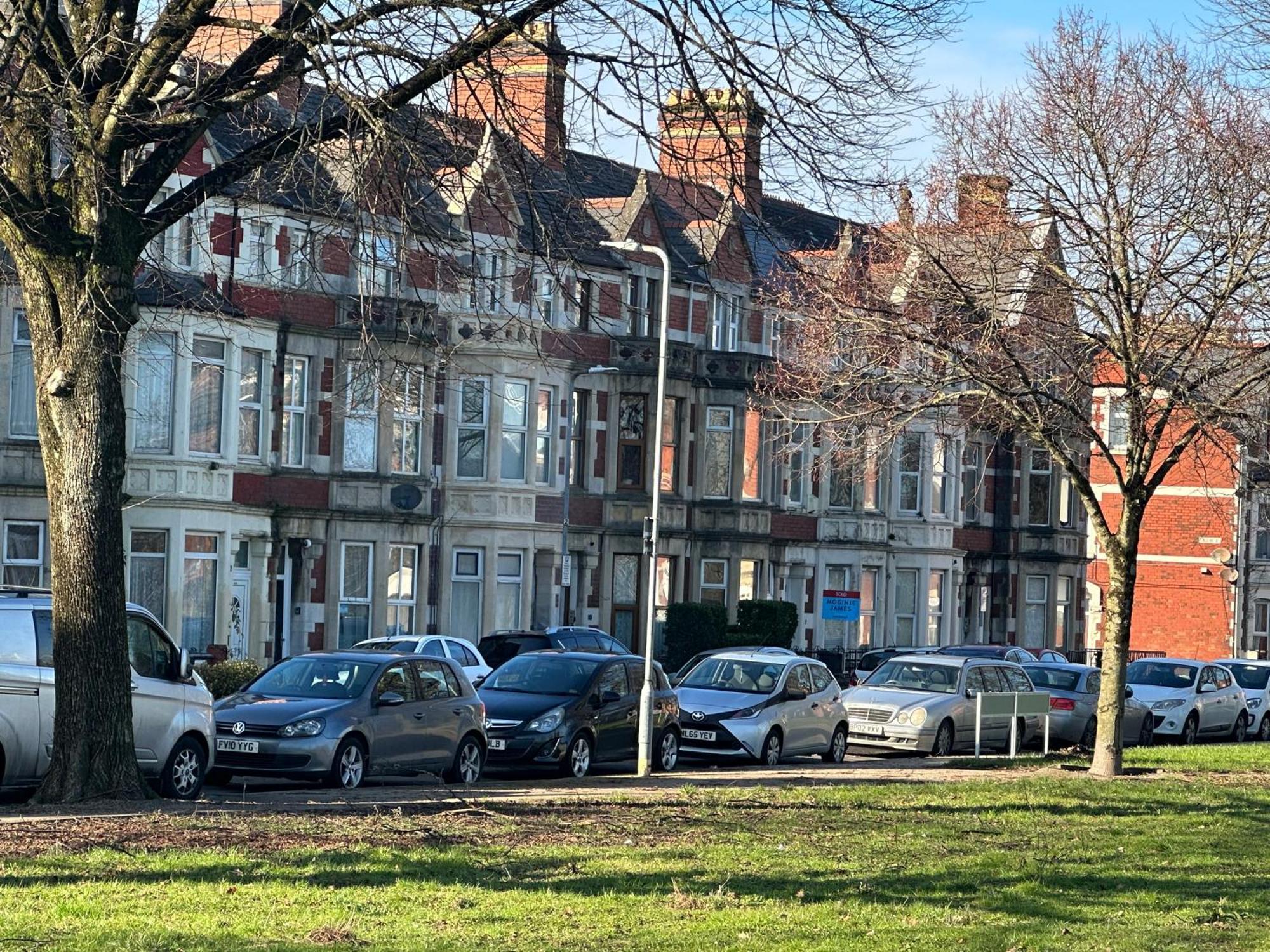 Retro Metro Apartment With Glorious Sunny Garden Cardiff Bagian luar foto